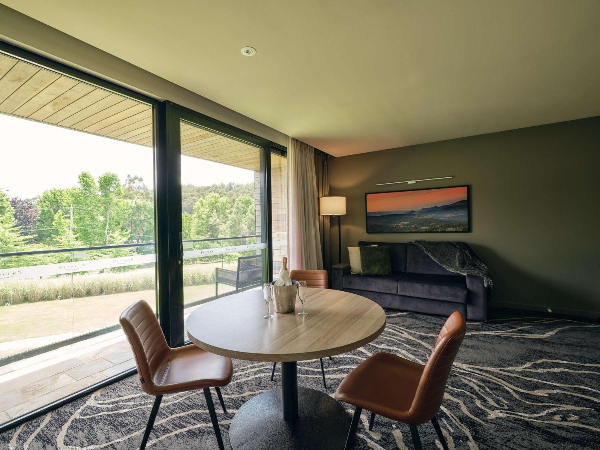 Peppers Marysville Bagian luar foto A suite at the hotel