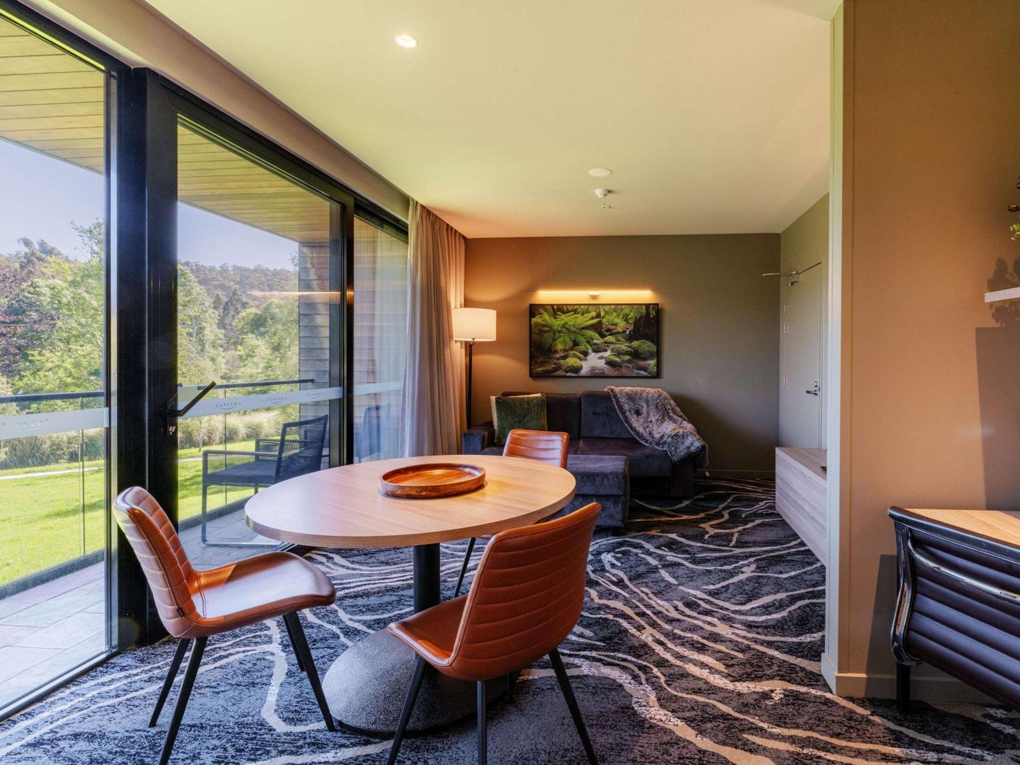 Peppers Marysville Bagian luar foto A suite at the Falls Creek Hotel
